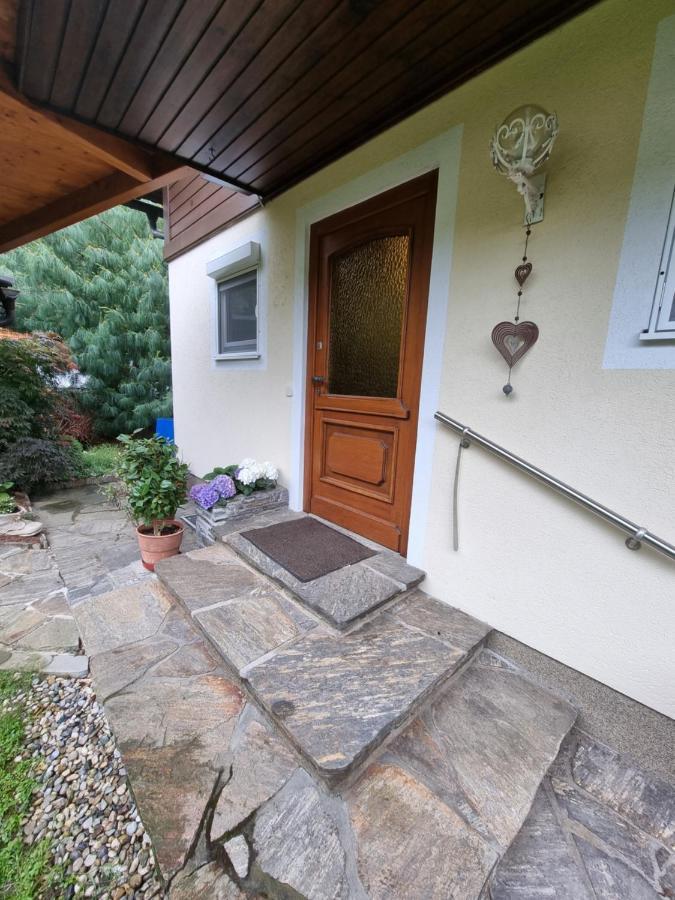 Haus Flora - Ferienwohnung Bodensdorf Eksteriør bilde