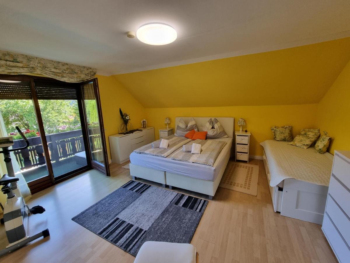 Haus Flora - Ferienwohnung Bodensdorf Eksteriør bilde